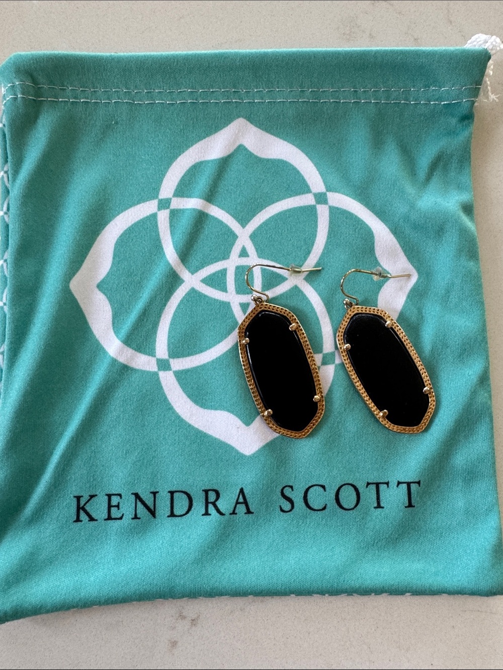Kendra Scott Black and Gold Pendant Drop Earrings NEW